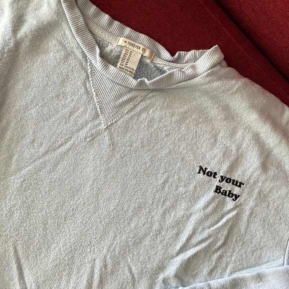 Light blue crew neck from Forever 21 - Picture 2 of 3
